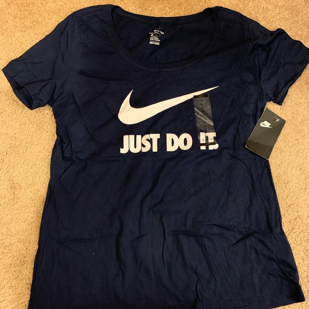 Nike tee